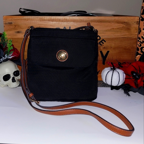 Tommy Hilfiger Handbags - Tommy Hilfiger cross body bag